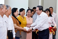 N.A. Chairman visits policy beneficiary families in Can Tho ahead of Tet